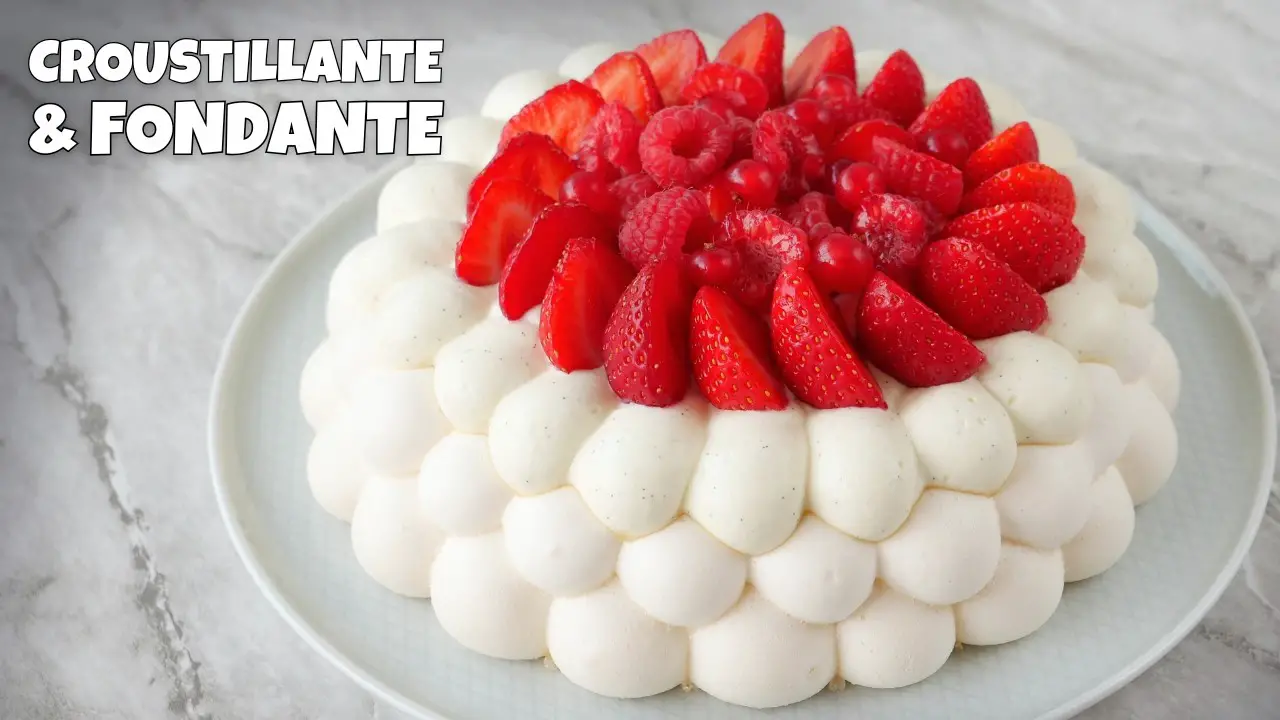 PAVLOVA aux FRUITS ROUGES - Recette de Meringue française